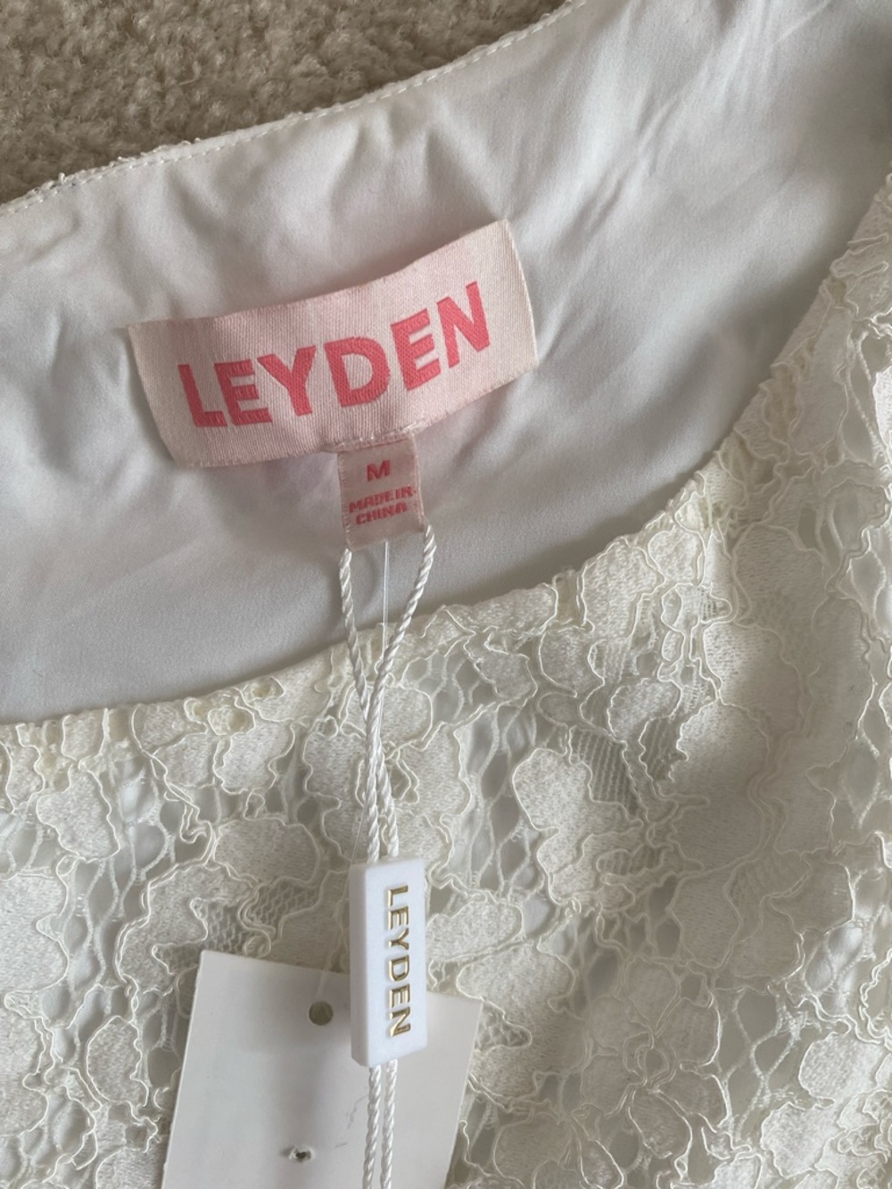 Leyden NWT one should lace ivory medium top - Picture 2 of 6